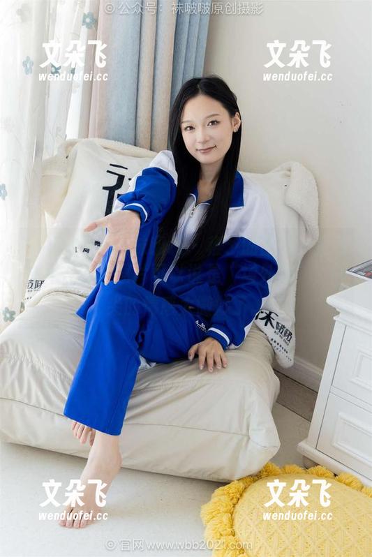 BoBoSocks袜啵啵-稚予 BoBoSocks袜啵啵 - 稚予的脚对脚互动合集:这些图片可以说是“场外秀”,脚尖的情感太微妙了。