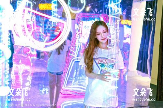 Feilin嗲囡囡-PaPa妈咪 Feilin嗲囡囡 - 细看这张原图,PaPa妈咪修女的图片里藏着一种不易首尾相逢的扑朔迷离。