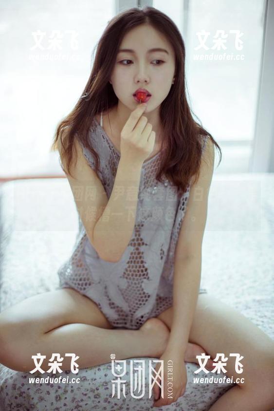 GIRLT果团网-尹意纯 GIRLT果团网 - 尹意纯套图:白色——是时候槽一下这颜色了。