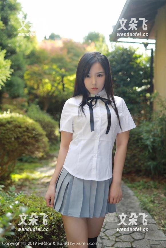 MFStar模范学院 - 体操服里的Evelyn艾莉：一跳一假装是运动员