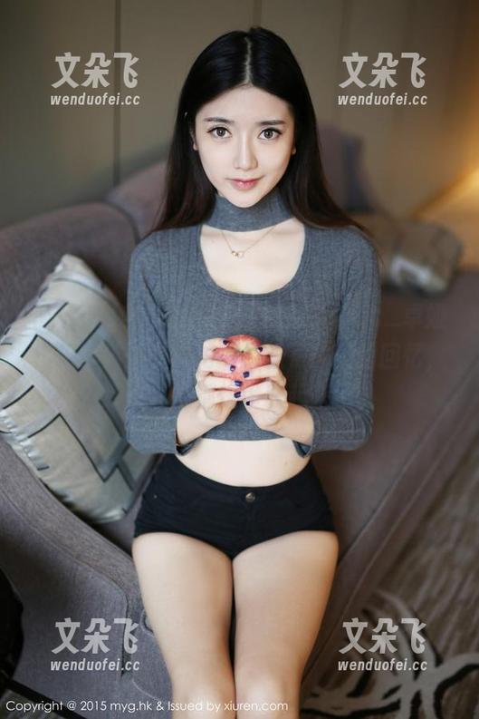 MyGirl美媛馆 - 美图时刻，Cris_卓娅祺把夏日的微风拍得像极了忽闪的回忆，那些气泡都快串联起来了。