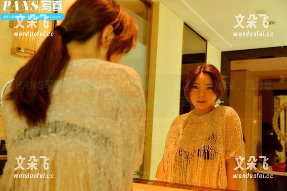 PANS写真-萌萌 PANS写真 - 萌萌的私拍让我想起了每次自拍时的纠结,想把每张图片都修成封面的那种无奈!