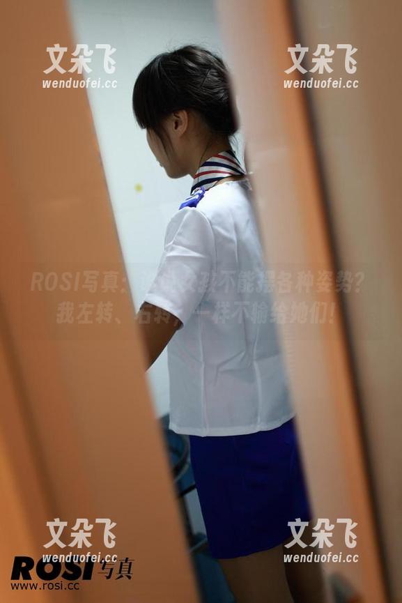 ROSI写真：谁说女孩不能摆各种姿势？我左转、右转，一样不输给她们！