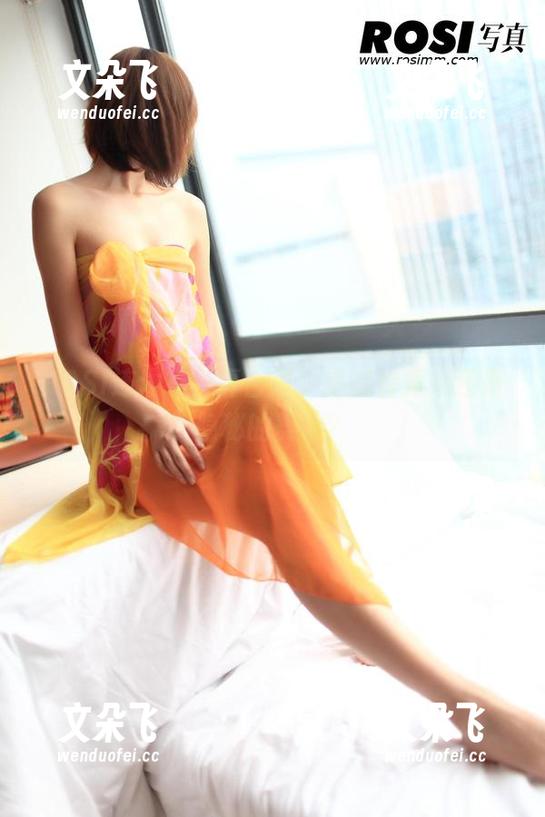 ROSI写真 ROSI连体衣写真合集:是时装秀,还是隐秘的舞会?