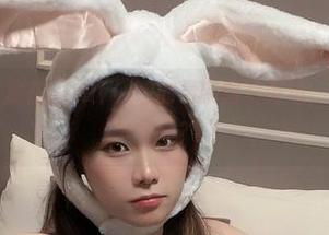 把‘美脚’放在Sira(시라)的最新图片旁边，你觉得效果几分？