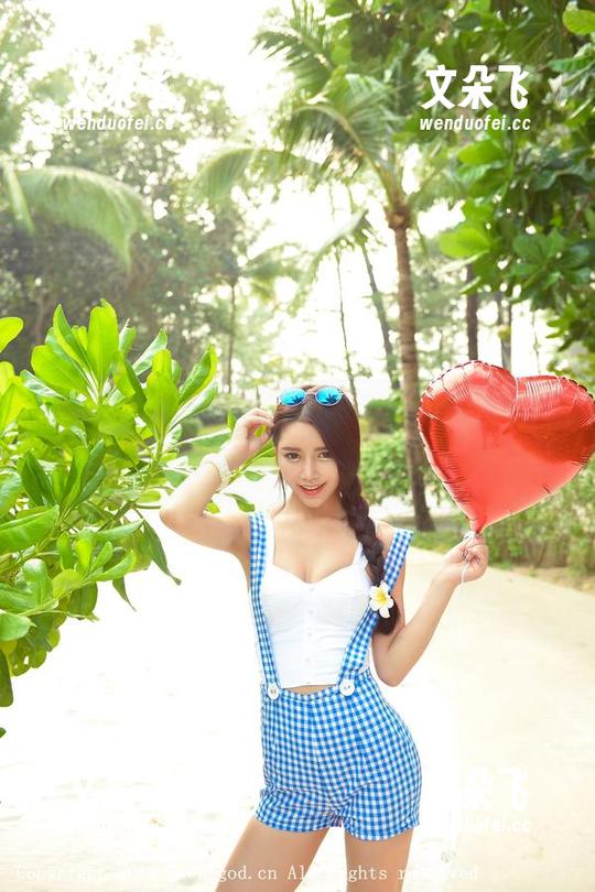 TGOD推女神-Akiki朱若慕 TGOD推女神 - Akiki朱若慕的油亮写真精选,光影交错,好像随时都要流动过来。