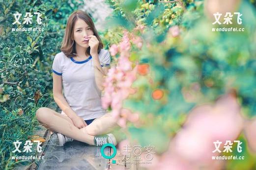 TGOD推女神 - 私房户外合集：施忆佳带着我走，走得无声无息，但每脚步都是新的。