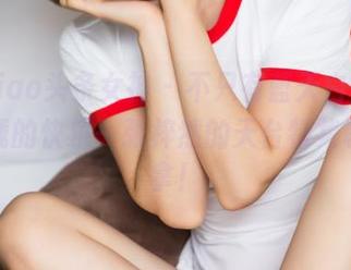 TouTiao头条女神 - 不只有蓝天白云，还有下载的快乐—张梓然的天台特集等你来拿！