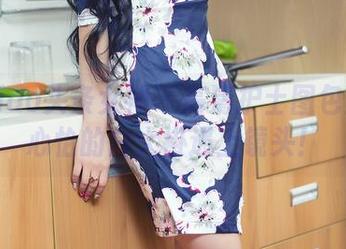 TouTiao头条女神 - 高清护士图包：当温心怡的白大褂遇上镜头！
