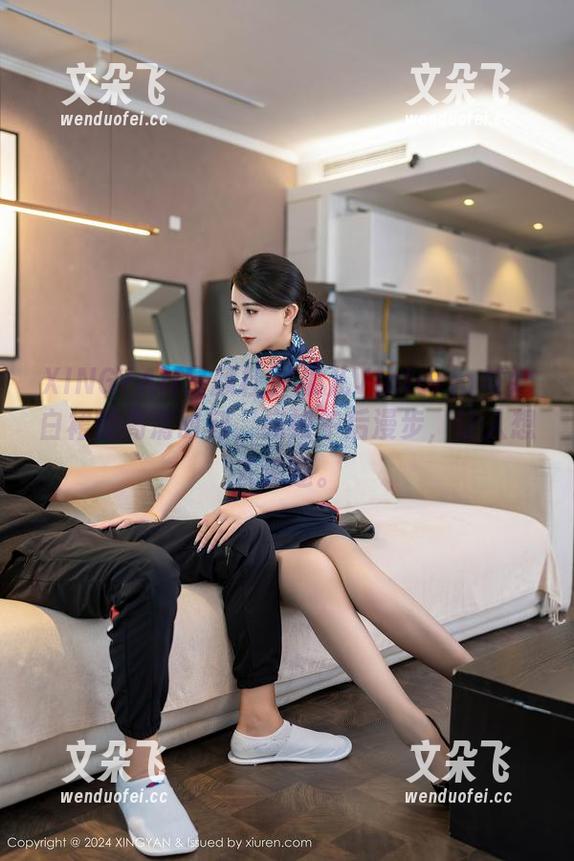 XINGYAN星颜社 - 果儿Victoria与她白裙的高清时刻，宛如午后漫步，让人想去追逐。