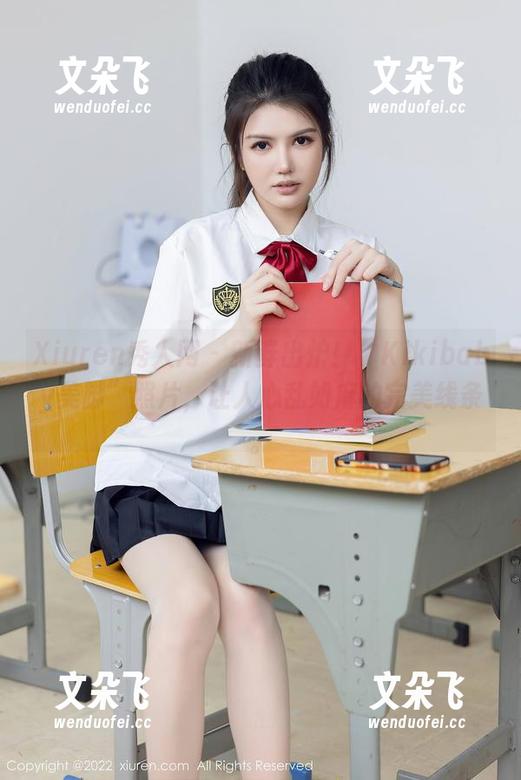 Xiuren秀人网 - 新鲜出炉！“Kikibaby美脚”照片，让人心乱如麻的完美线条。