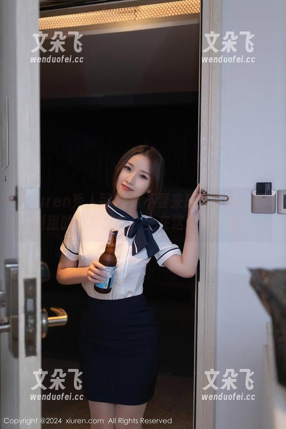 Xiuren秀人网 - 要不要来原图试试？夏甜甜的春夏秋冬，全在这死库水里！