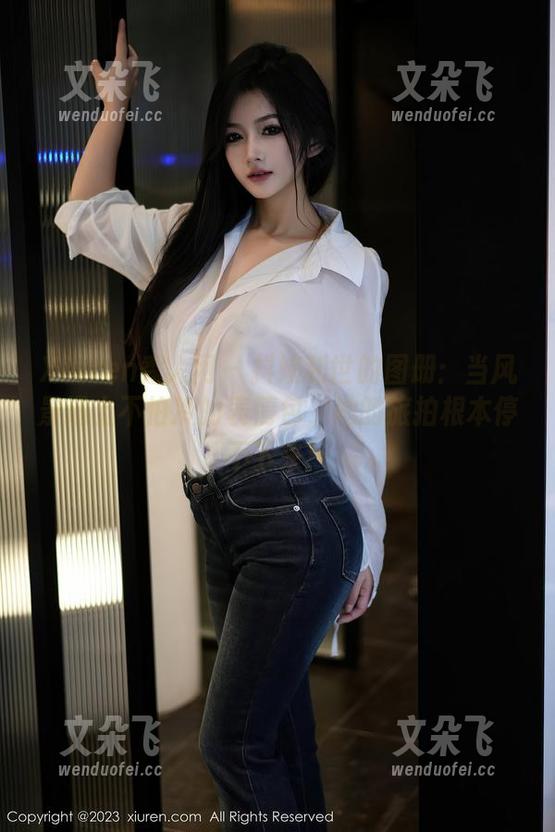Xiuren秀人网 - 抖娘利世的图册：当风景遇上不怕冷的表情包，她的旅拍根本停不下来！