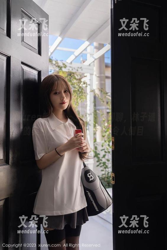 Xiuren秀人网 - 让我们来聊聊，林子遥的美脚定制作品到底有多令人侧目