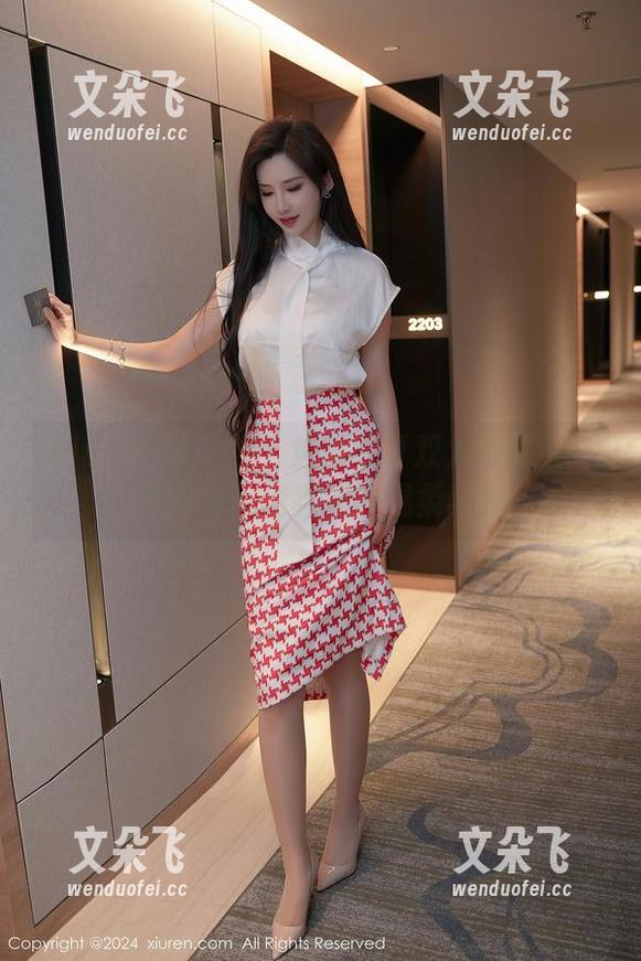Xiuren秀人网 - 焦糖可可双人写真集：携手走入迷雾中的温柔碰撞