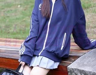 Xiuren秀人网 - 王俪丁小宝贝的白丝写真集，终于不只是打工人的逆袭了！