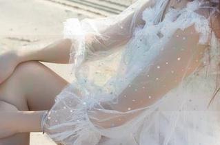 YouMi尤蜜荟 - 美图精选：严利娅Yuliya穿“礼服”，是要去参加高级晚宴吗？