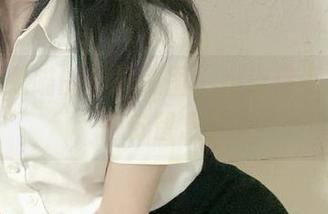 看着倦倦喵的丝袜美图，难道你不想下载一份留念？