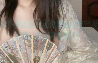 在线噢！倦倦喵没心没肺地把自己装扮成天使，美图字体膜拜！