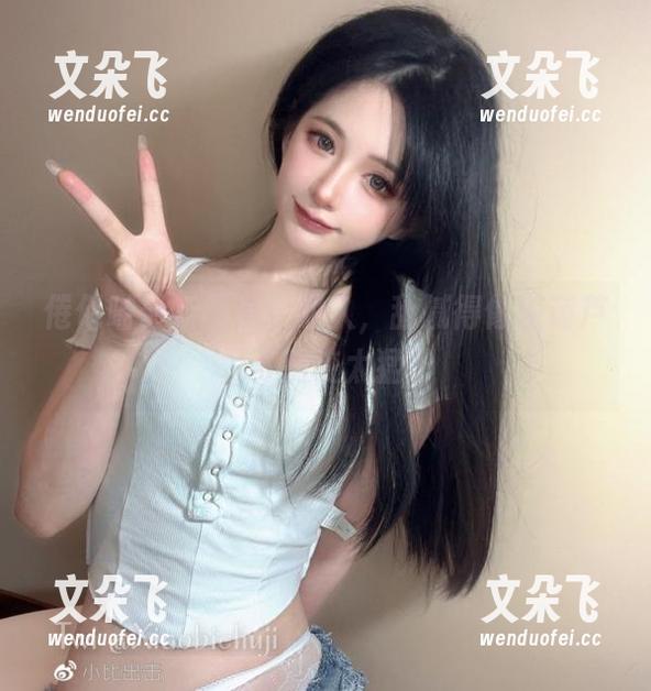 倦倦喵 倦倦喵最新图包:双人,甜腻得像糖葫芦,可别咬太猛了