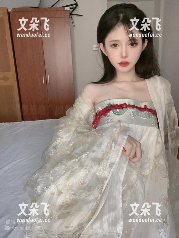 倦倦喵 “倦倦喵”的旗袍有多失控?观看时请系好安全带,不然会有意想不到的颠覆。