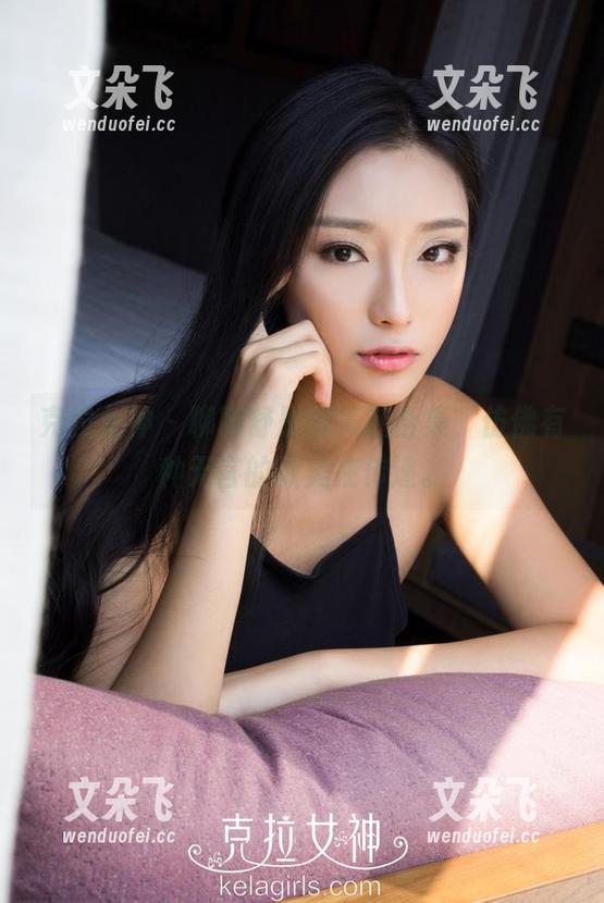 克拉女神 - 聊聊舒彤的美腿合集，仿佛有种无言的默契在传递。