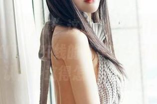 嗲囡囡 - “眼镜”这词听上去很普通，但施忆佳KITTY在线的写真完全颠覆了我的认知…这得怎么形容啊？