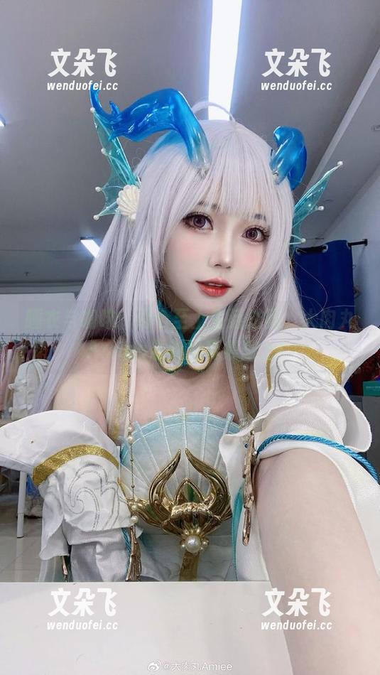 睡衣与咖啡：两个至上生活法则，大肉丸Amiee最新写真集献上！