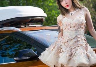 头条女神 - 看唐嫣儿，套装与大自然中的小确幸交织