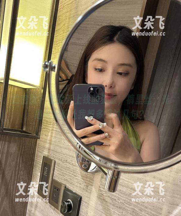 奶雯 微密圈 - 奶雯新上线的资源,裤里丝,光是名字都让我想多探讨几句?