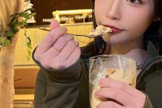 微密圈 - 新图包更新，妮是老虎在灰丝里的小动作，想问你能忍在哪里？