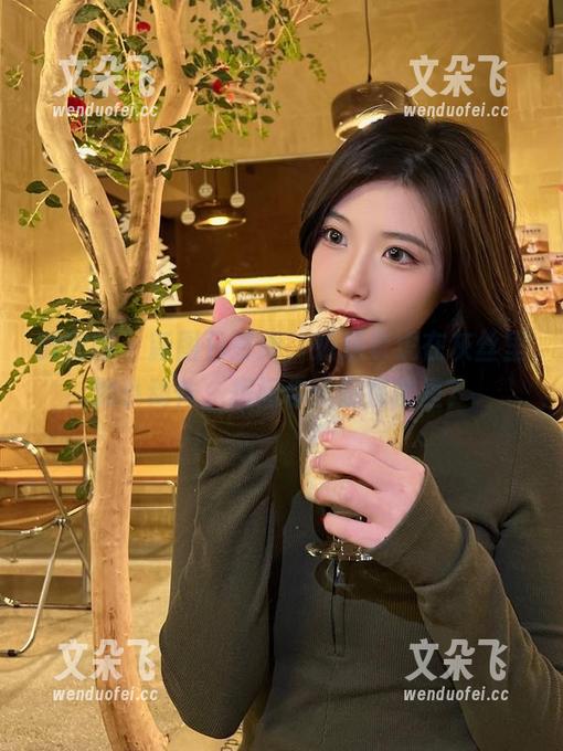 妮是老虎 微密圈 - 新图包更新,妮是老虎在灰丝里的小动作,想问你能忍在哪里?
