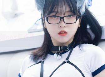当宋哈娜cos红点点，突然觉得要是我也有这身材……