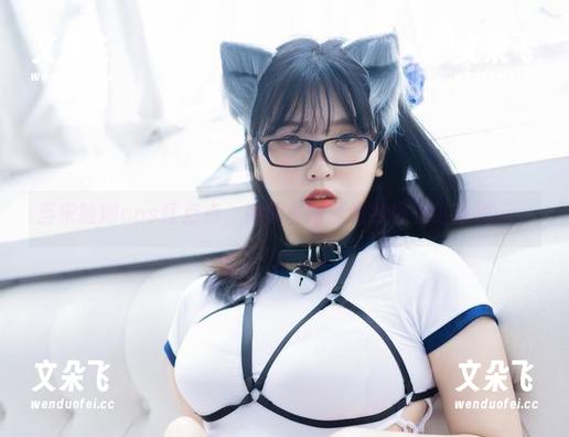 当宋哈娜cos红点点，突然觉得要是我也有这身材……