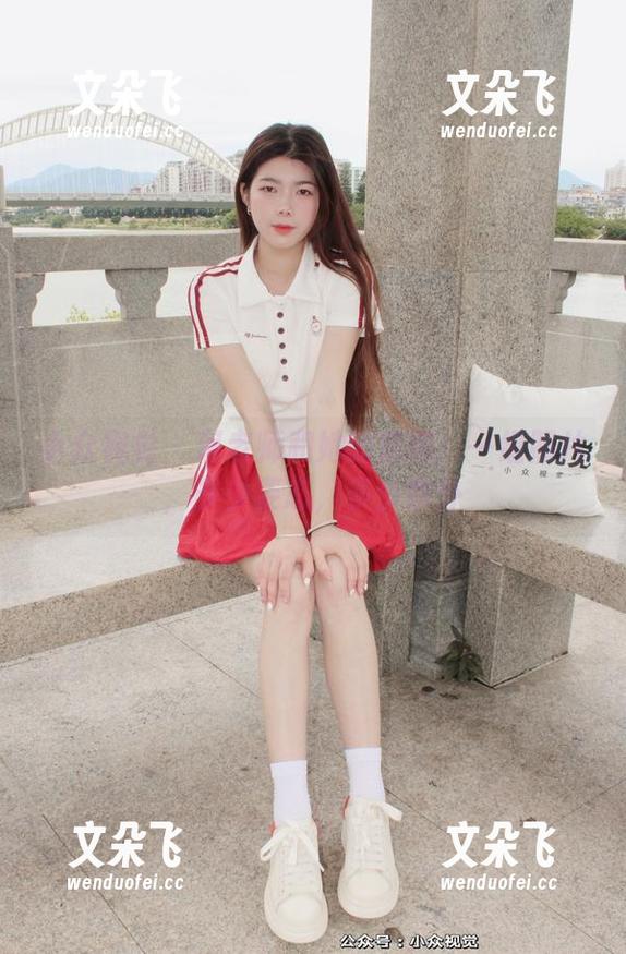 小众视觉 - 珂老师和她的旗袍：一组照片，多少姿态，多少意外