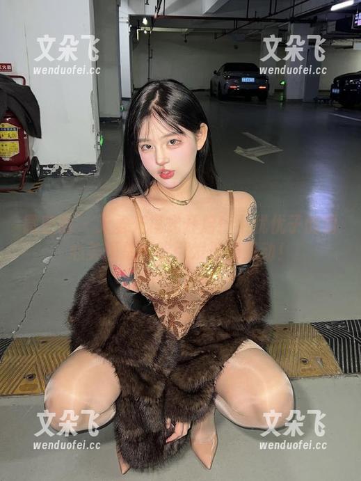 小优优子 微密圈 - 无圣光模式开启!小优优子的甜心美图总是能引发现场骚动!