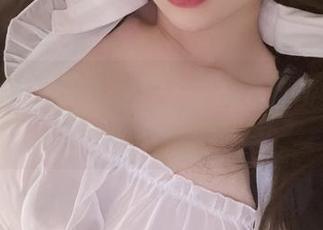 最新小泉学姐吖美图，清纯按钮被按爆了，嗯…这是什么神操作？