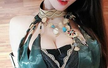 微密圈 - 偷偷打开小玉吃果冻的短裤图包，唉，没控制住我的视线…