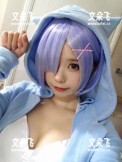 小野妹子w居家写真图集——她是不是把猫的洗澡日记放进去？