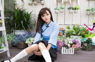 尤果网 - 靳宝的在线短裙写真，怎么总让我想起夏天的风？