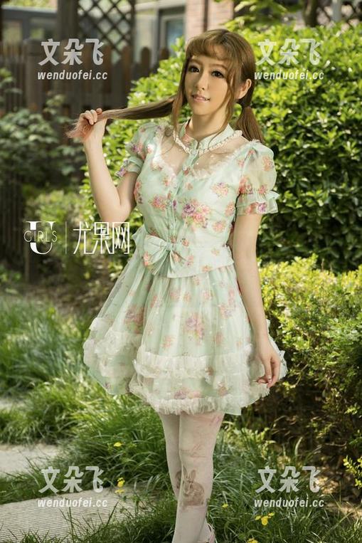 尤果网 - 最新顾欣怡黑丝写真更新，左手一杯咖啡，右手完全无敌。