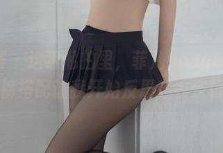 尤蜜荟 - 这组私拍里，菲儿beauty的短裤搭配让我开始反思穿衣逻辑