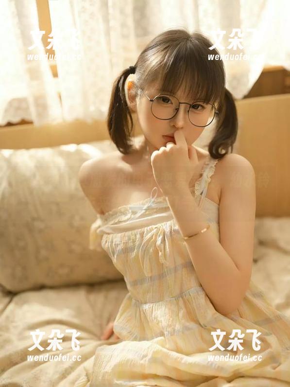 无圣光写真激发的电子恋爱灵感，幼水铃衣来给你加油打气！