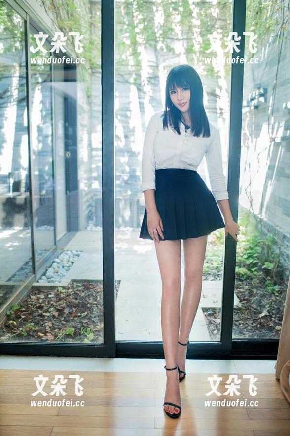 推女郎 - 这睡衣确实很可爱，冯雨芝怎么能把它穿成美图的？