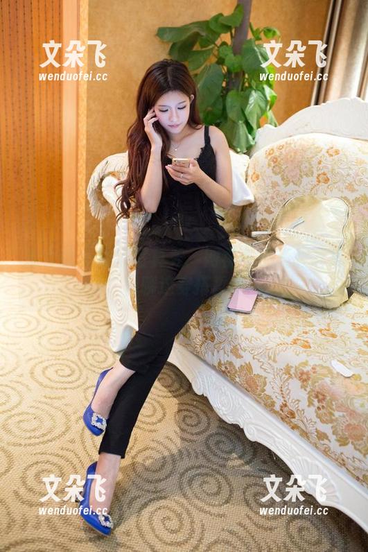 推女郎-陆瓷 推女郎 - 陆瓷写真秀:网袜与抗拒的无奈,聊聊这穿搭哲学。
