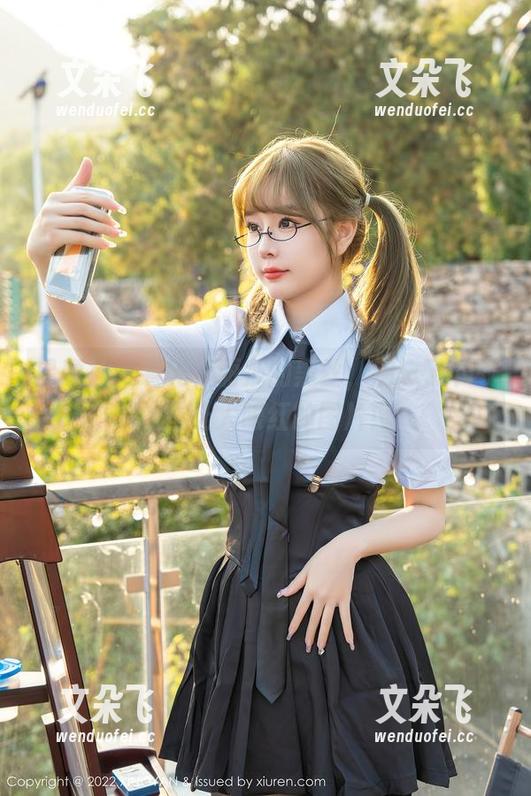 星颜社-李丽莎 星颜社 - 看完李丽莎的黑丝,别忘了下载这些让人眼红的图片!