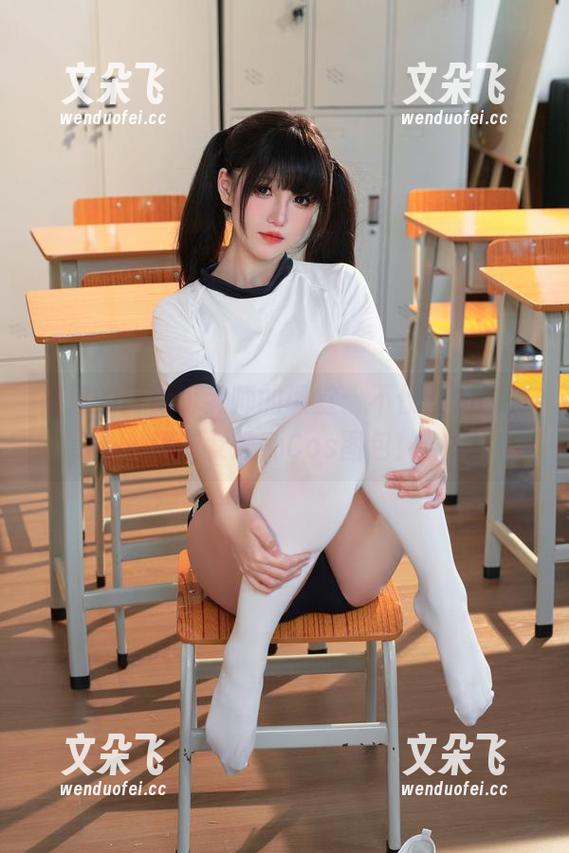 是你的阿薰呀老师的课堂：不仅有知识，还有女教师Cos图包！