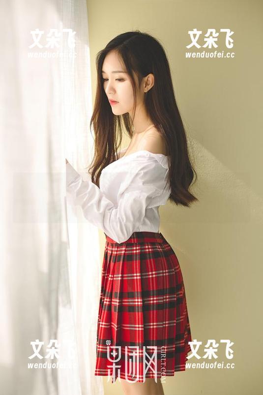 果团网-周妍希 果团网 - 周妍希的毛衣写真冒险,难道拼图游戏也能分享?