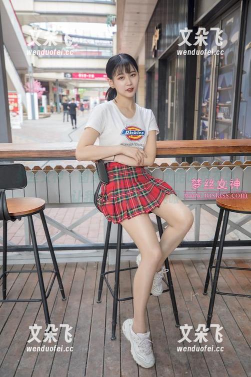 梦丝女神 - 图库每次更新，刘诺的皮衣总让我忍不住多看几眼