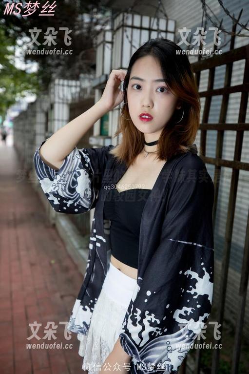 梦丝女神 - 图片里的雪馨：学妹其实是传说中的校园女神！